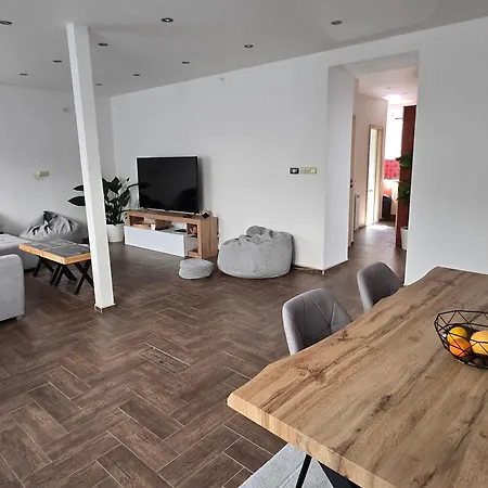 Post 25 Apartament *